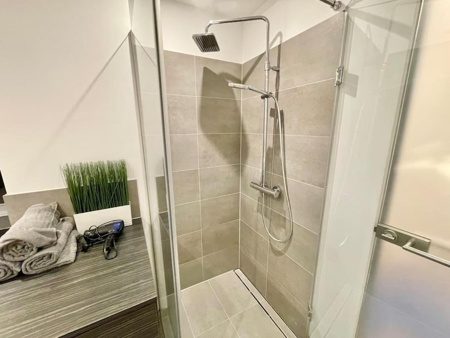 Classy I Modern I Free Parking Appartement *